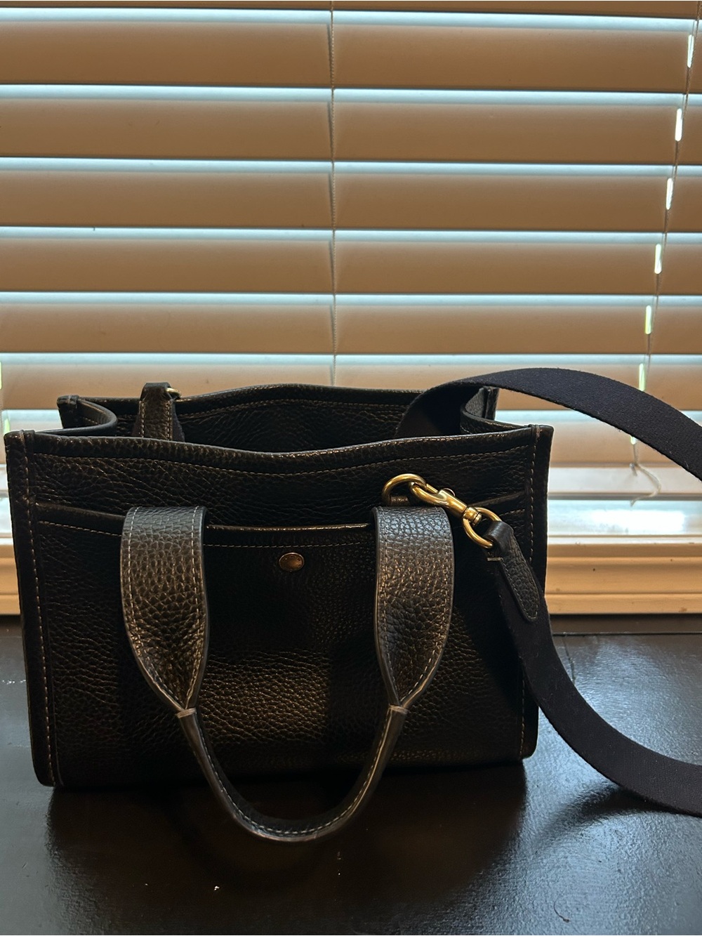 Coach Cargo 26 CAM66
New York Black Pebbled Leather Tote - Picture 4 of 11